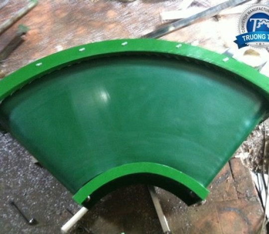 Băng tải PVC góc cong