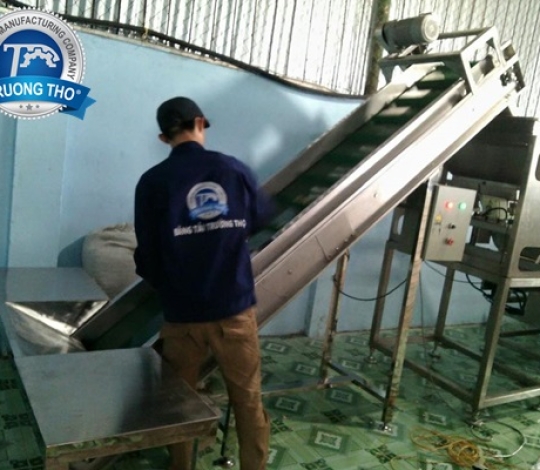 Băng tải PVC cấp liệu hạt điều 3m