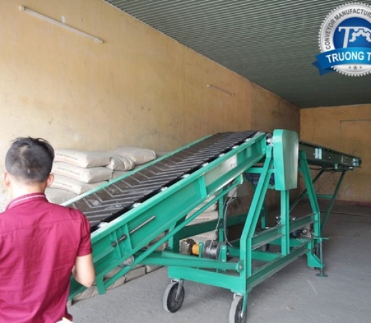 Băng chuyền cao su cánh bướm 8 mét